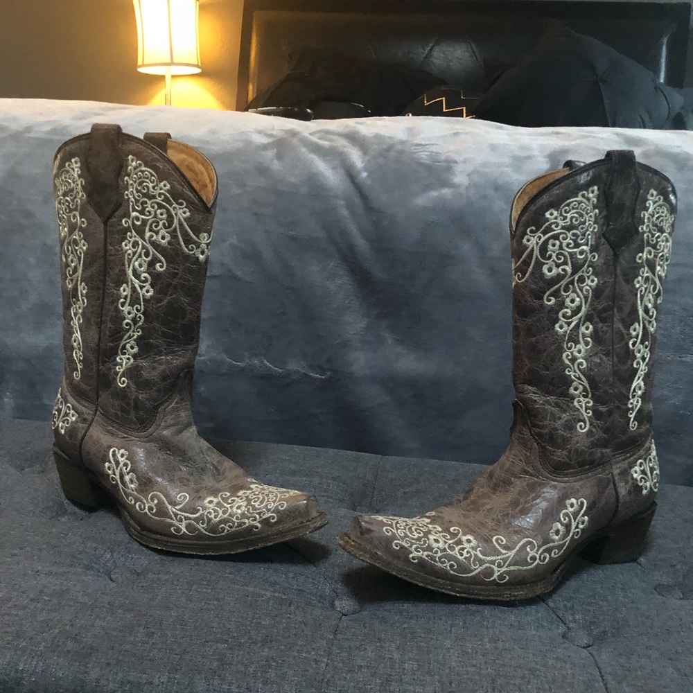 Corral boots